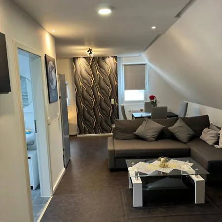 Apartment Adiferienwohnung *