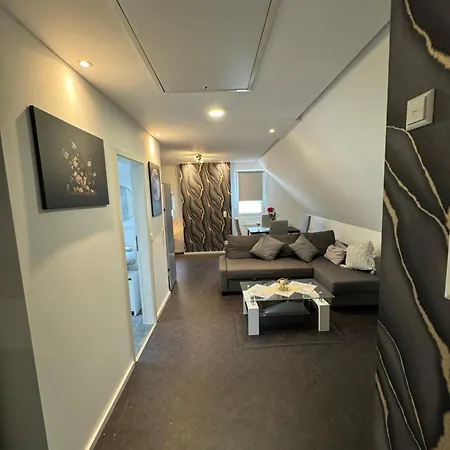 Adiferienwohnung *
